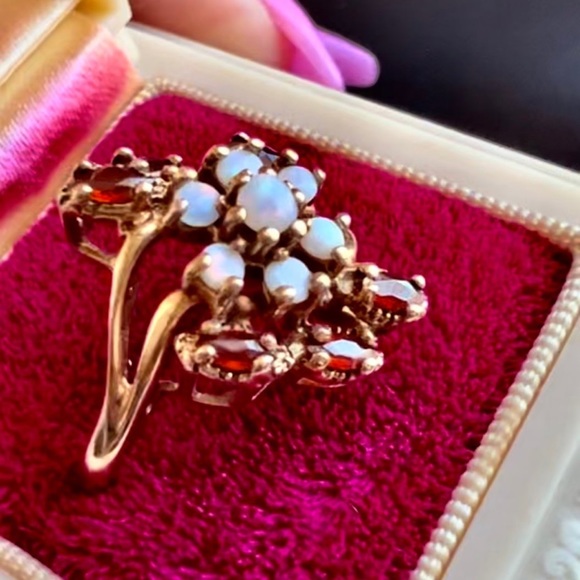 Antique Estate Fire Opal Ring Solid 10K Gold Estate Flower Setting Opals/Garnets - Picture 12 of 13